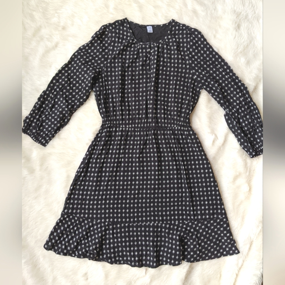 Old Navy Black & White Print Long Sleeve Dress / Size M
